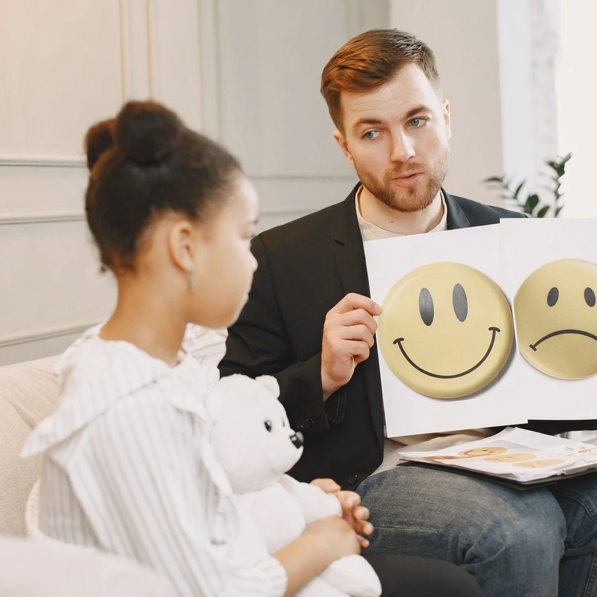 Child practicing emotional recognition with a therapist for flexible ABA therapy in Elk Grove Village, IL